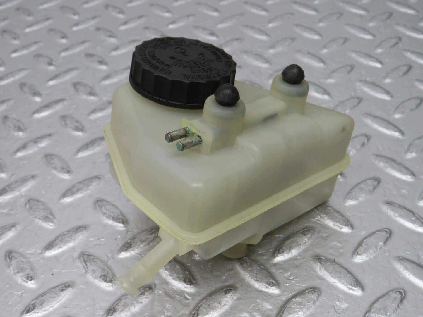 31811 Mercedes-Benz W201 190LE Brake Fluid Reservoir Tank DBA