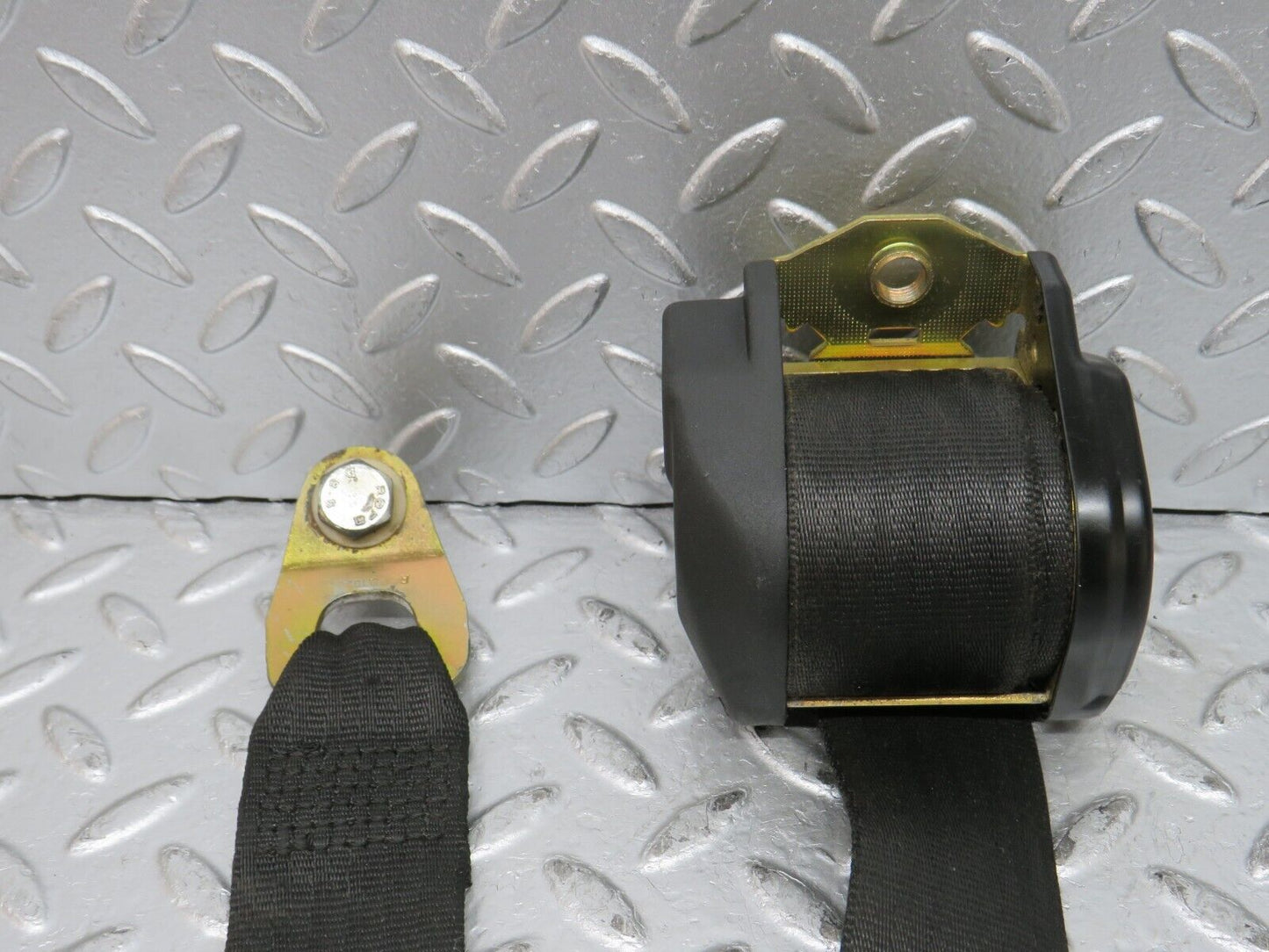 32088 Mercedes-Benz W123 230E Front Right Seat Belt & Buckle 1238602686