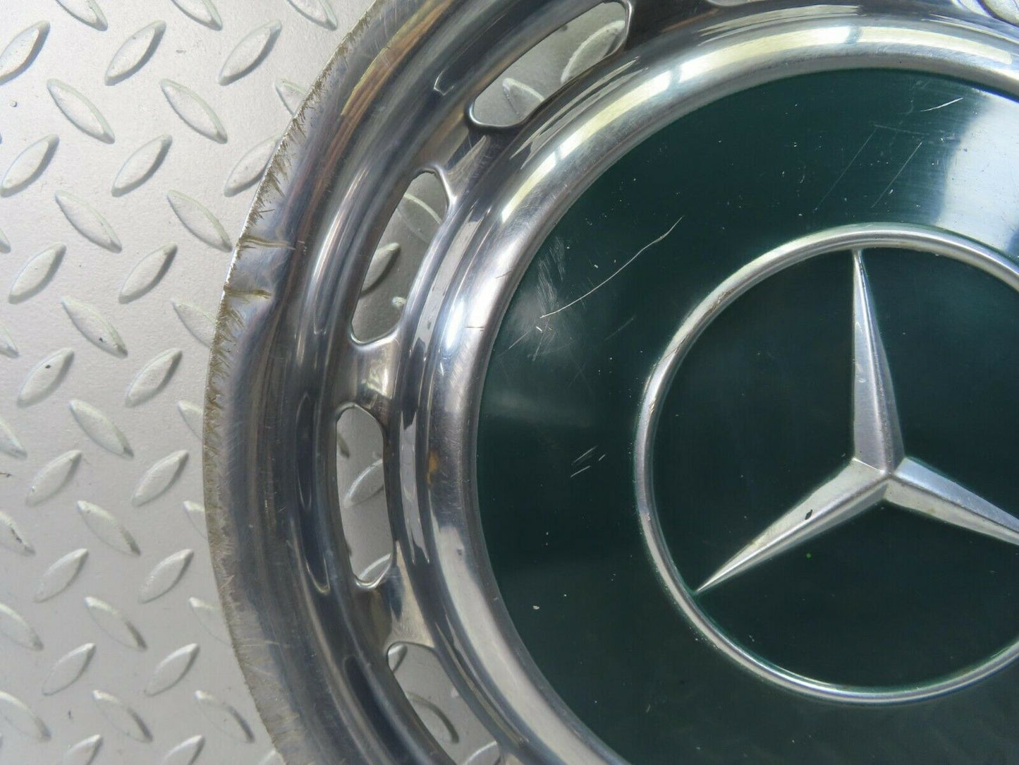 8420 Mercedes-Benz Vintage Wheel Trim Hub Cap 14