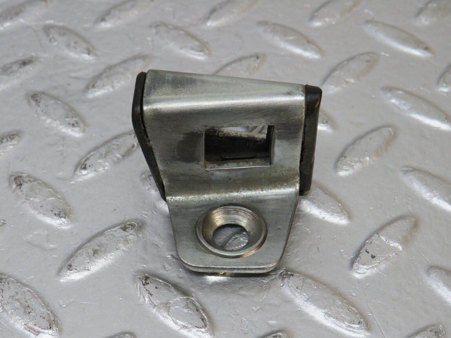33897 Mercedes-Benz W124 260E Door Lock Latch