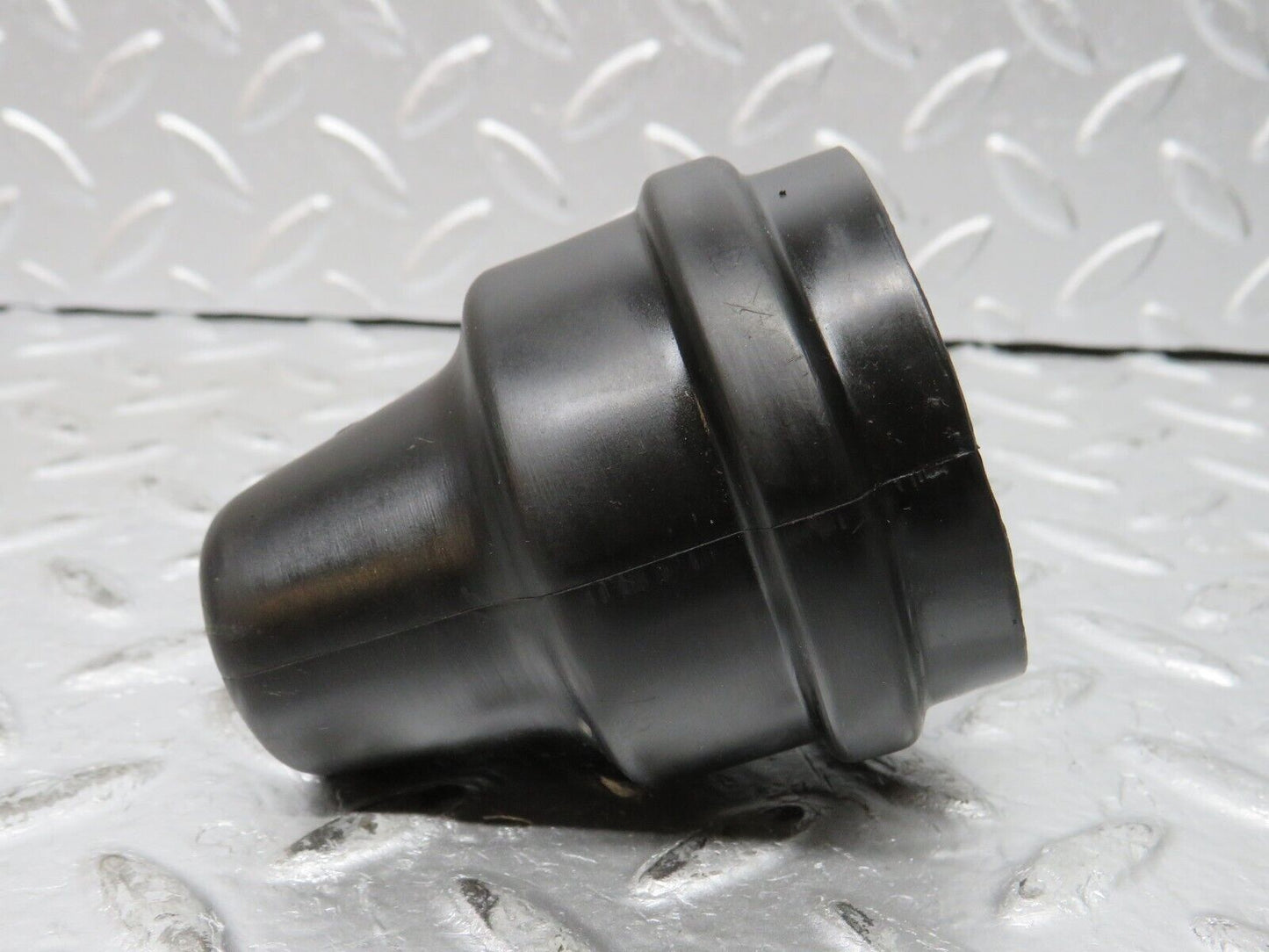 32048 Mercedes-Benz W123 230E Ignition Coil Protective Cap 0001581785