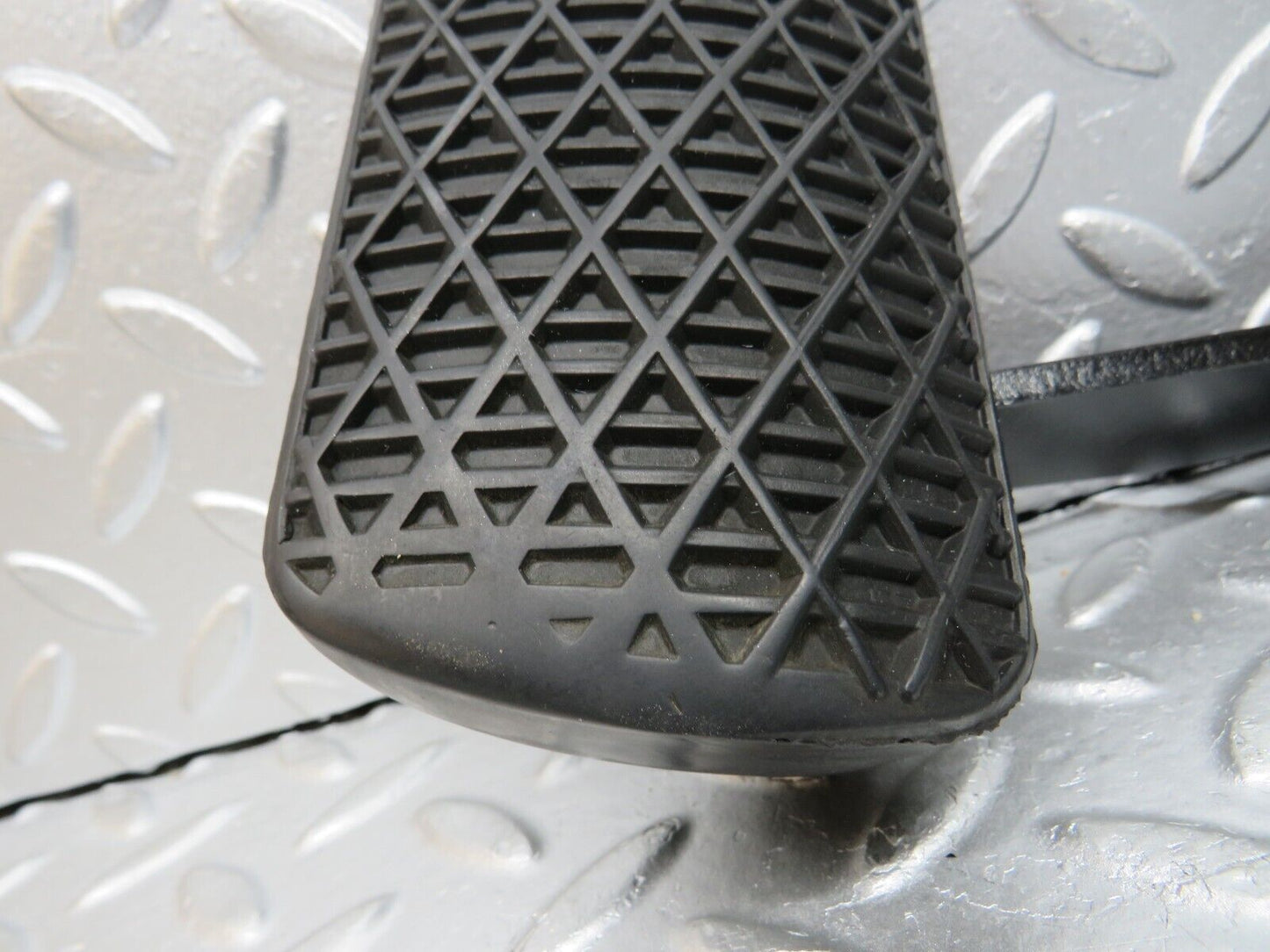 32553 Mercedes-Benz S124 300TE Wagon Brake Pedal With Rubber 1232910082