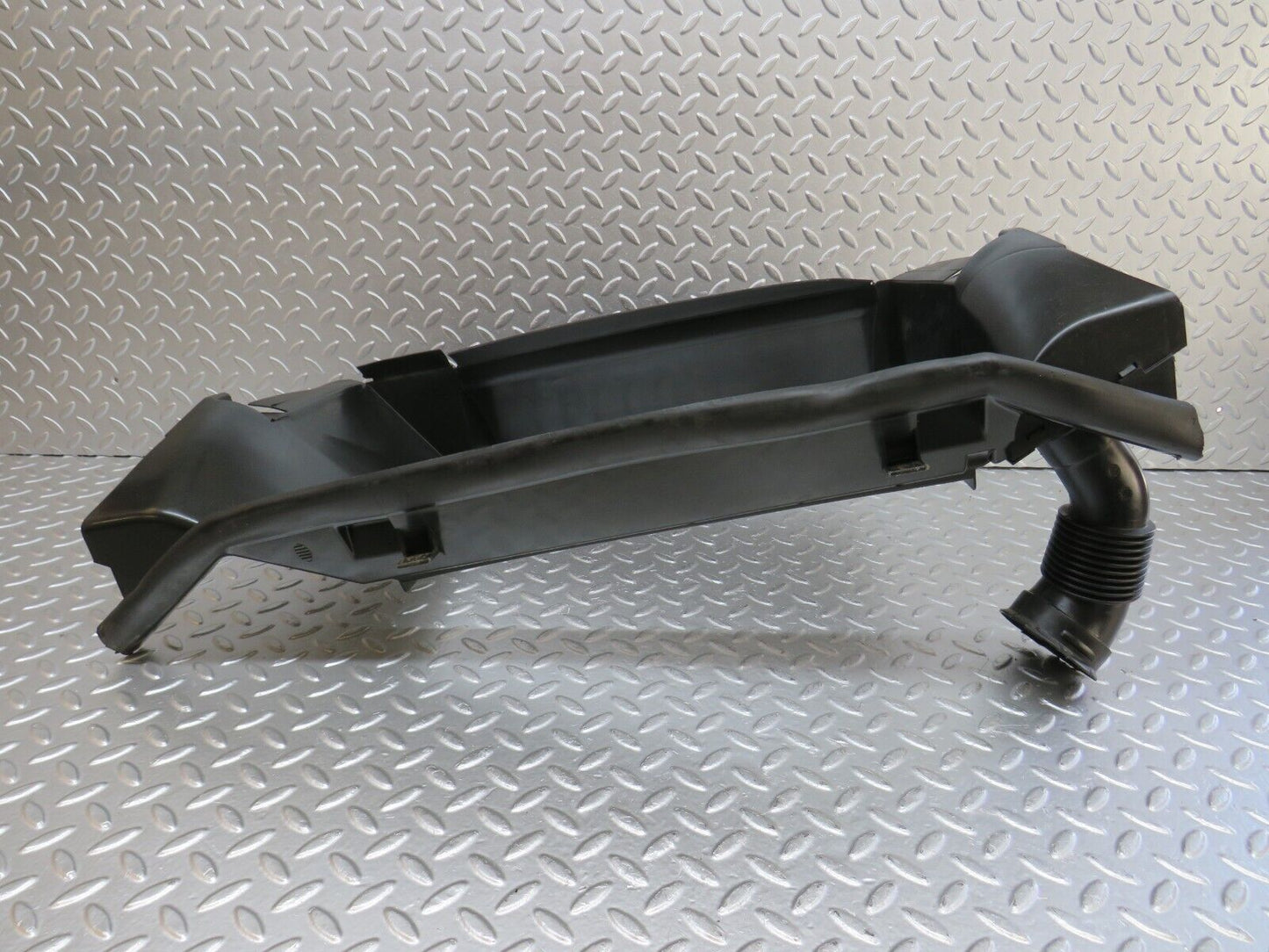 33218 Mercedes-Benz W202 C180 Radiator Fan Shroud Cover 2025050130 2025280407