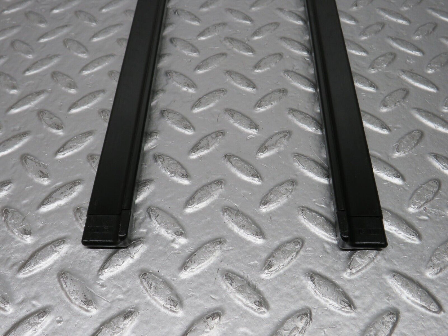 31692 Mercedes-Benz W201 190LE 1.8L Seat Belt Runner Covers 1249193520 2019190920