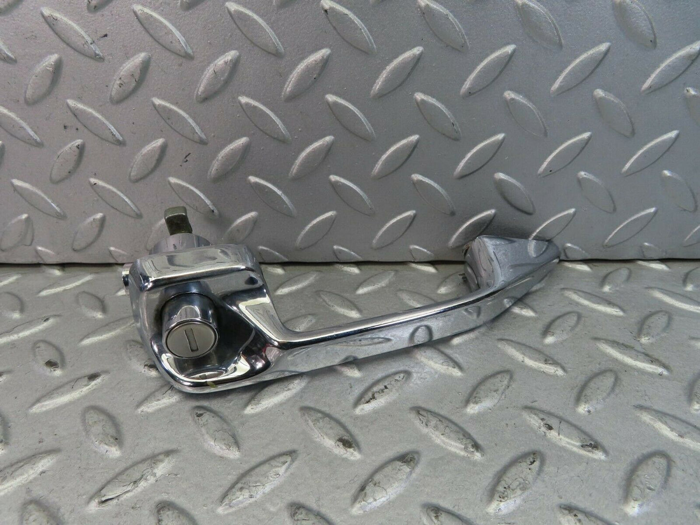 8787 Mercedes-Benz W115 Chrome Door Handle Front Left No Key 1157660101