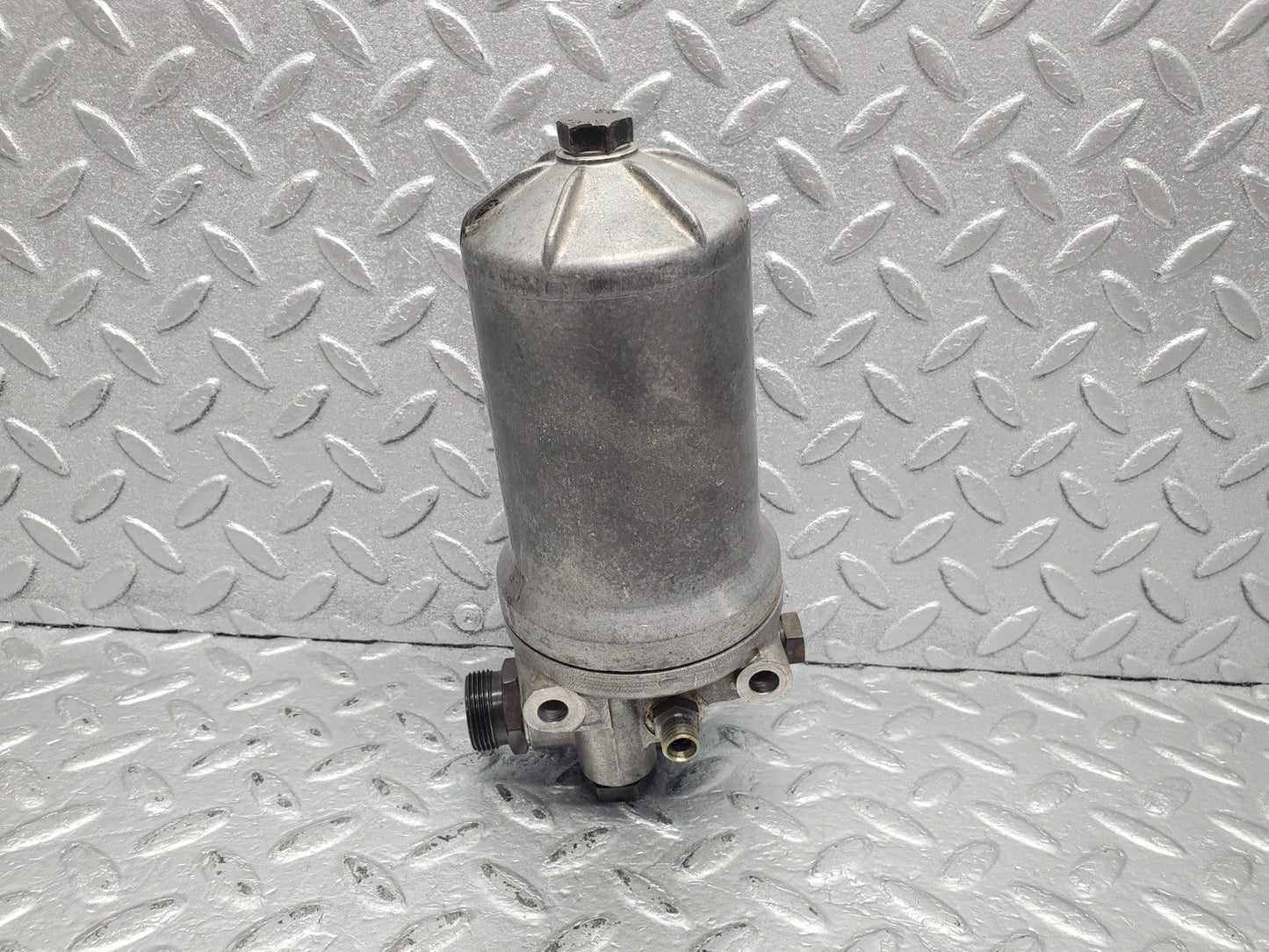 W112 oil filter housing used OEM