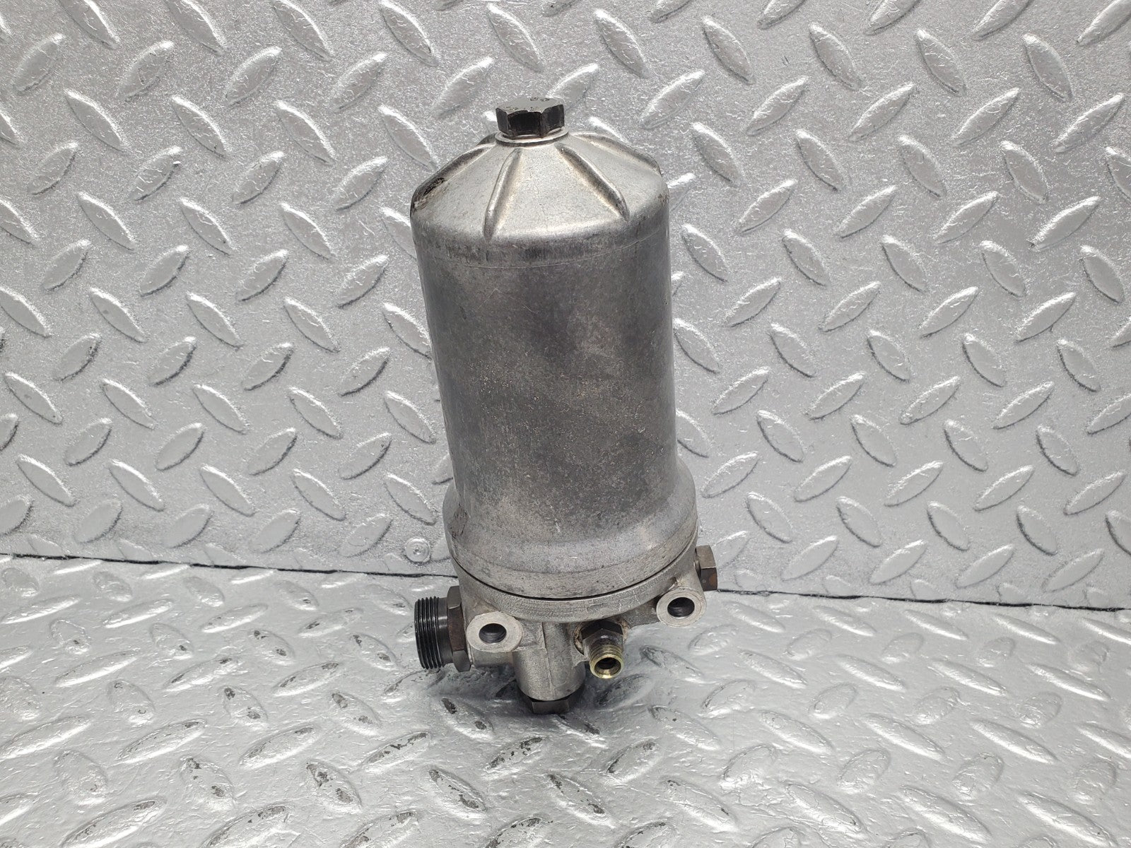 W112 oil filter housing used OEM