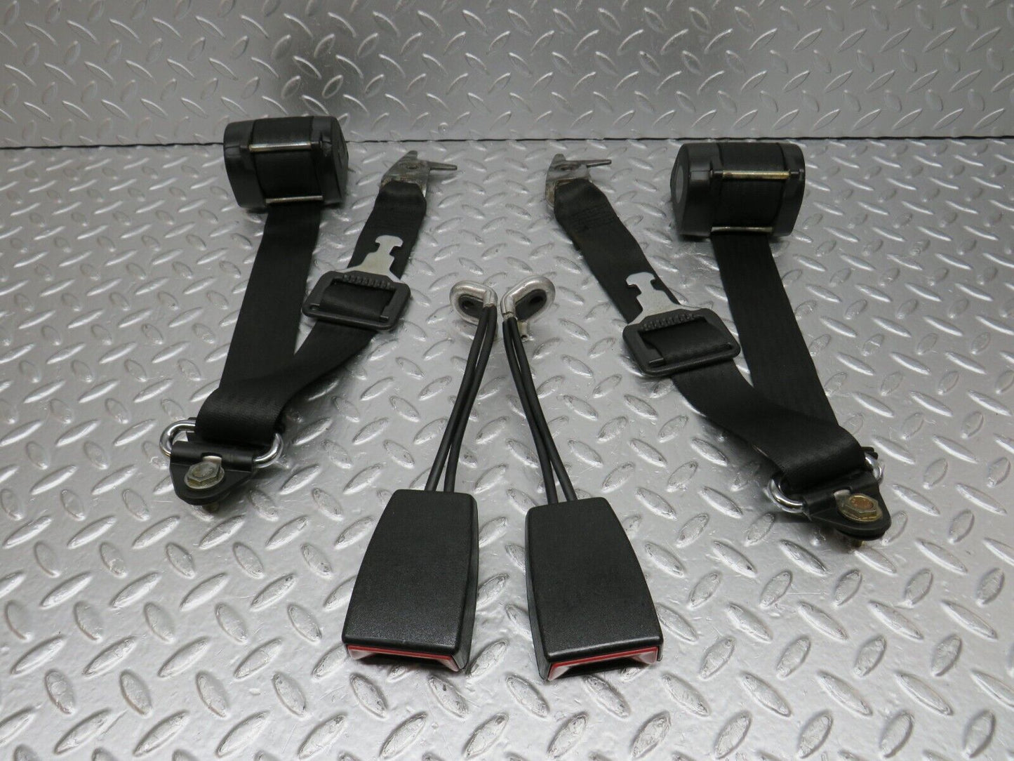 34397 Mercedes-Benz C126 380SEC Rear Seat Belt Set With Buckles 1268602185