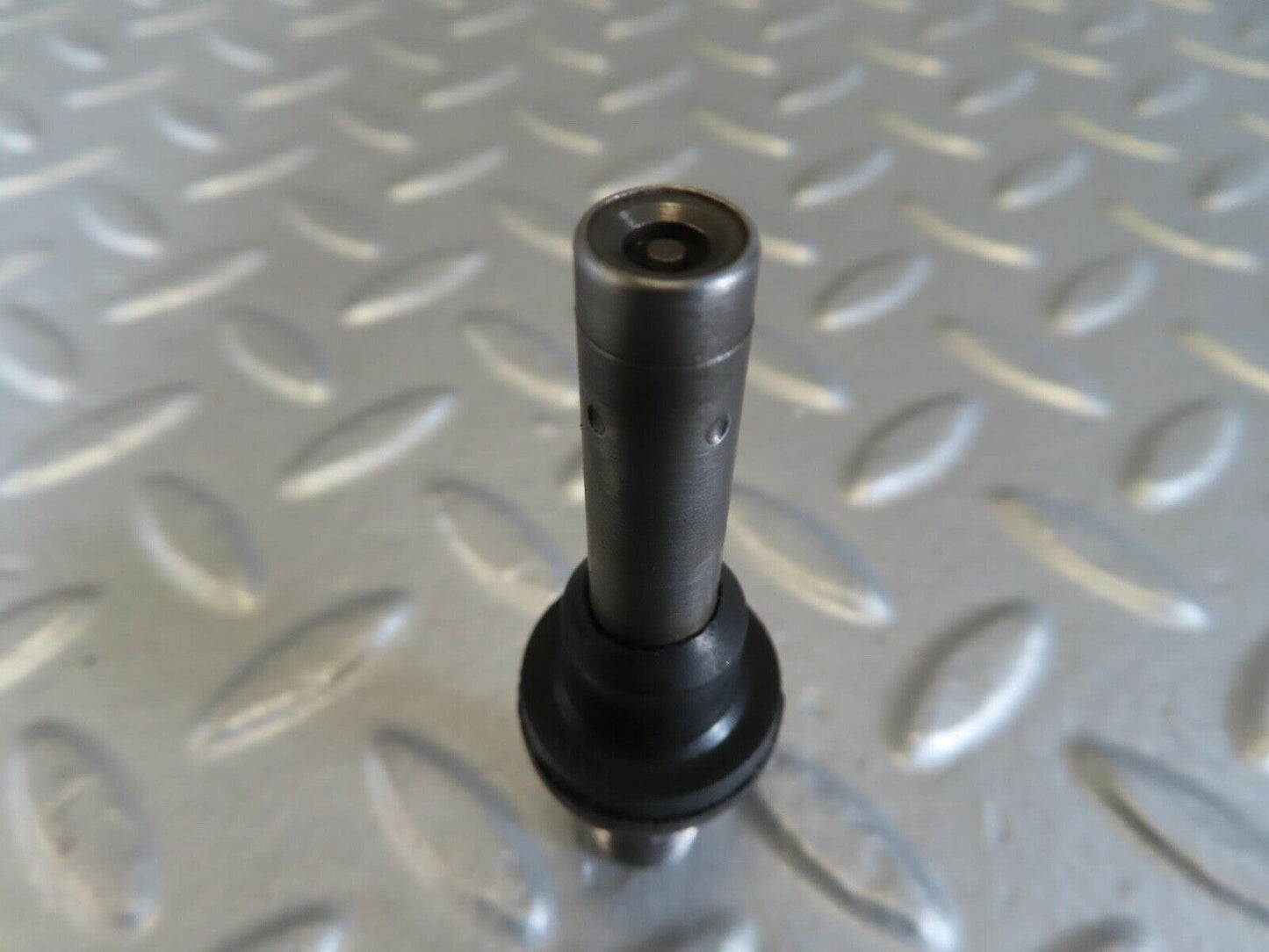 14032 Mercedes-Benz C107 280SLC Fuel Injector Bosch 0437502010