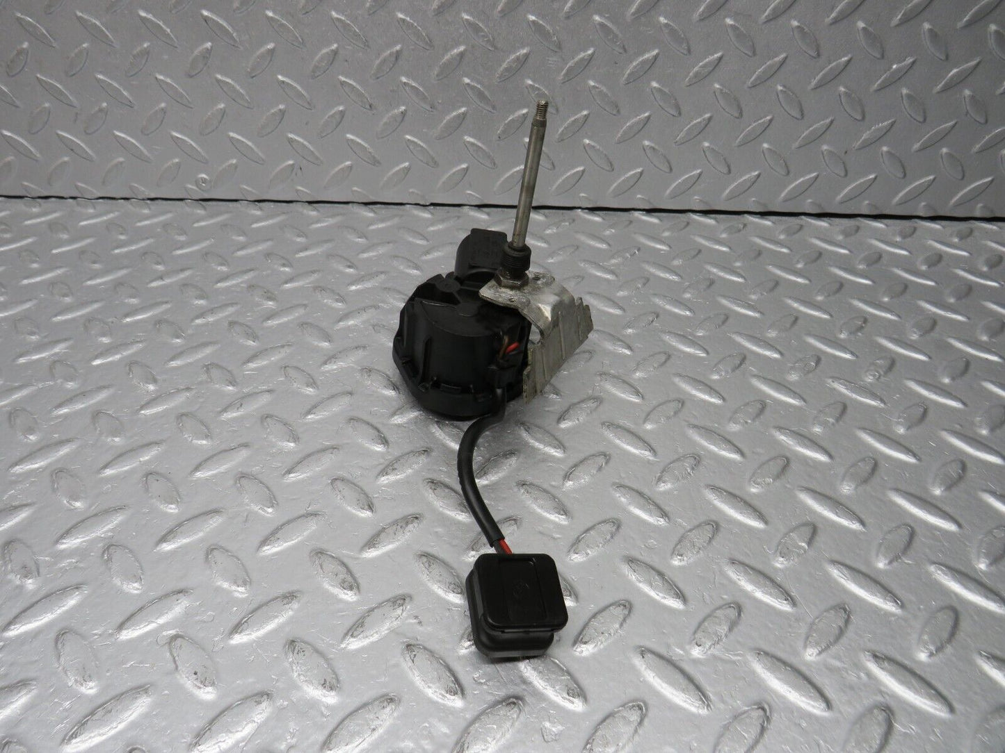38871 Mercedes-Benz W201 190E 2.6L Headlight Wiper Motor Bosch Left Side 2018200142