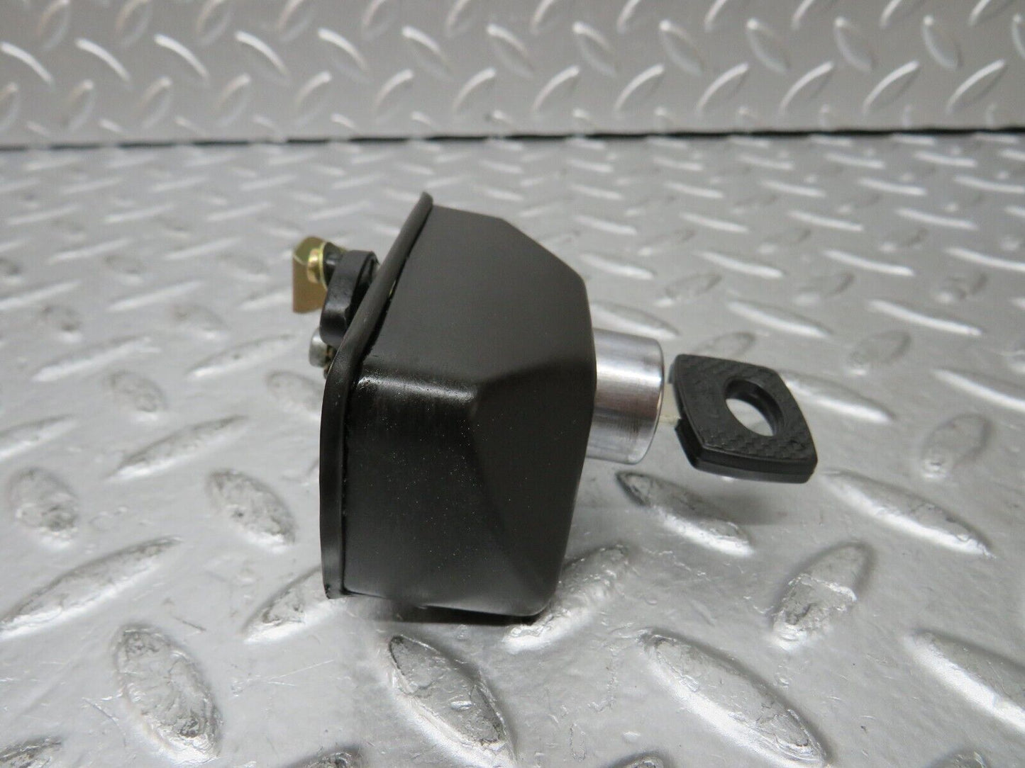 29848 Mercedes-Benz W123 230E Trunk Lock With Key