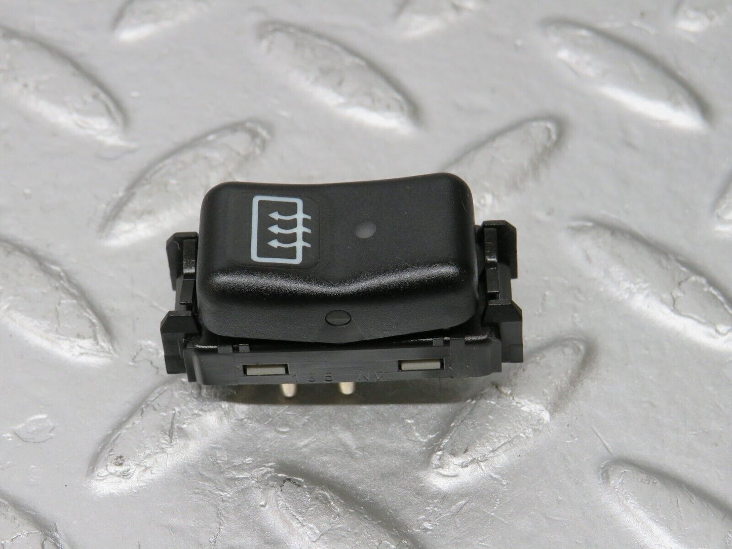 33333 Mercedes-Benz W202 C180 Rear Windscreen Defroster Switch 1408205110