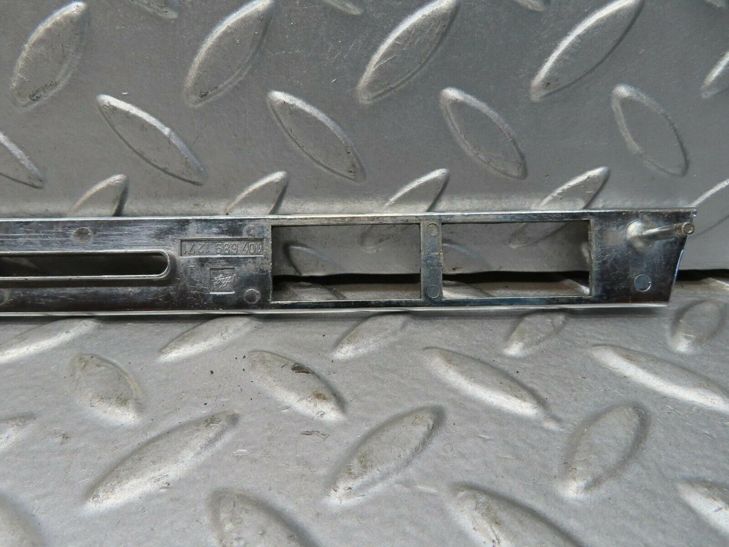 15747 Mercedes-Benz R107 450SL Dashboard Centre Trim 1076891271