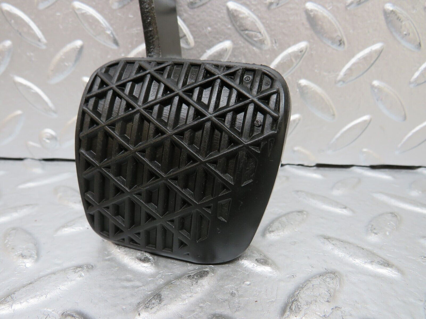 26786 Mercedes-Benz W123 240D Brake Pedal With Rubber