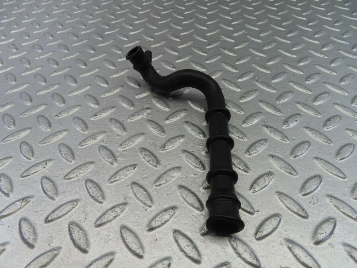 10811 Mercedes-Benz W123 230E Air Intake Pipe 1020940282