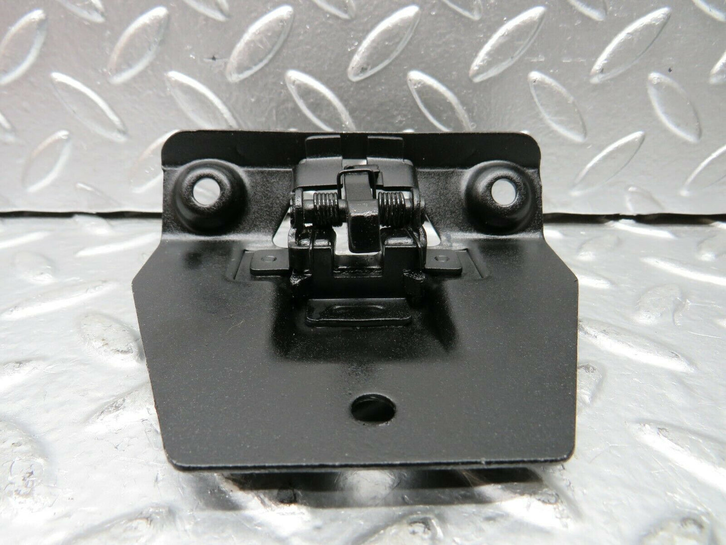 22910 Mercedes-Benz C107 450SLC Coupe Trunk Boot Lock Latch 1137500285