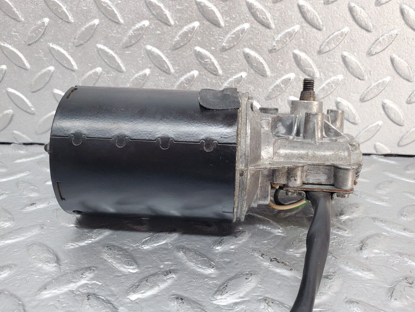 44424 Mercedes-Benz W123 280E Wiper Motor Bosch 0390341077