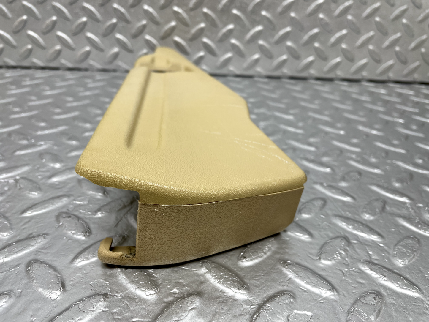 44280 Mercedes-Benz W123 280E Front Right Seat Cover Trim Beige 1239100618