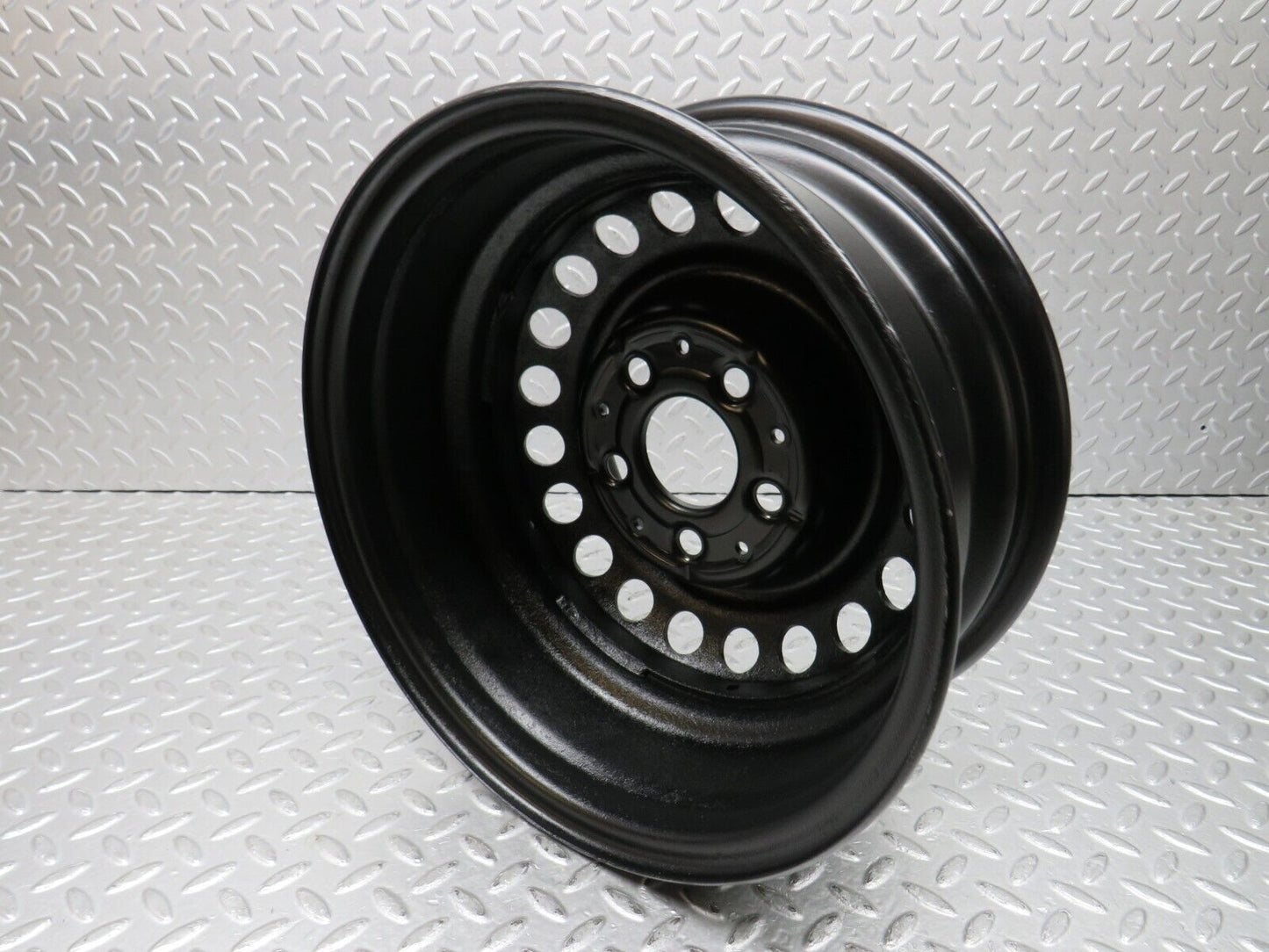 37728 Mercedes-Benz W109 300SEL Steel Wheel 6Jx14H2 ET30 1084000702