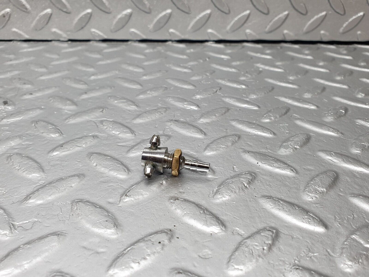 43382 Mercedes-Benz W108 280SE Windscreen Washer Nozzle