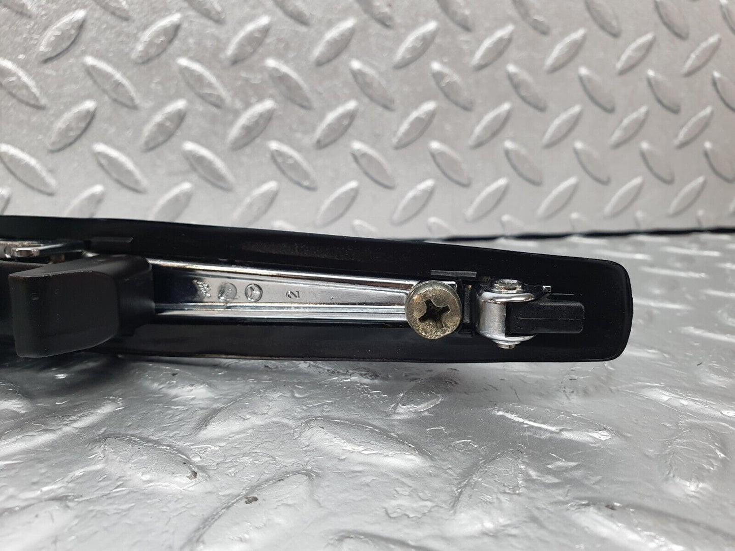 43969 Mercedes-Benz C123 230CE Coupe Left Door Exterior Handle No Key