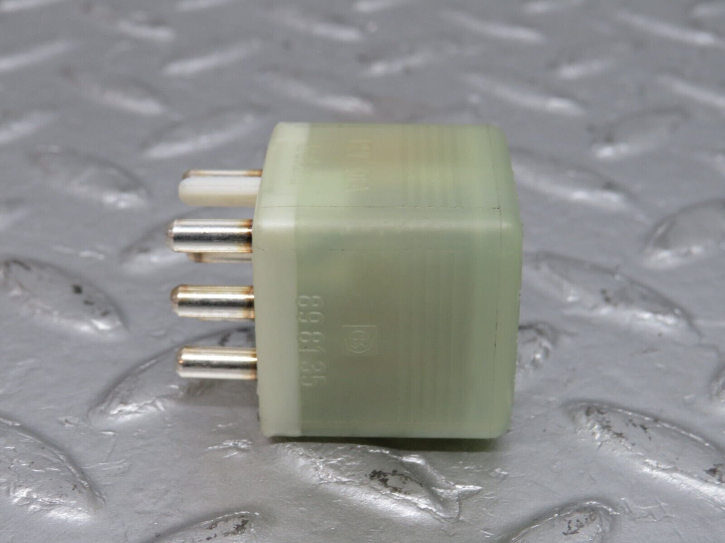 39645 Mercedes-Benz R129 320SL Coupe Door Window Control Relay 0015427819