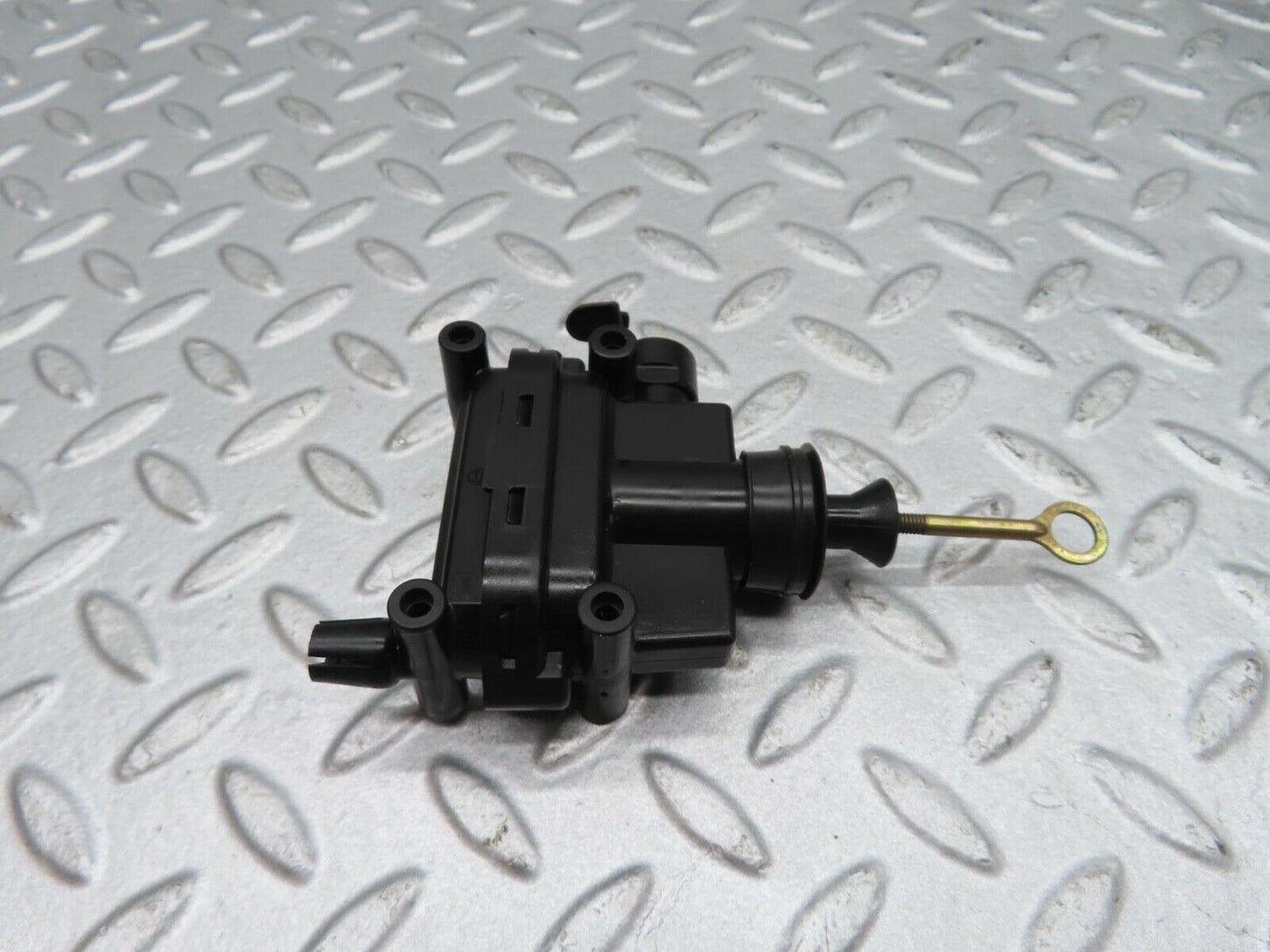 16232 Mercedes-Benz W124 260E Front Door Lock Vacuum Actuator