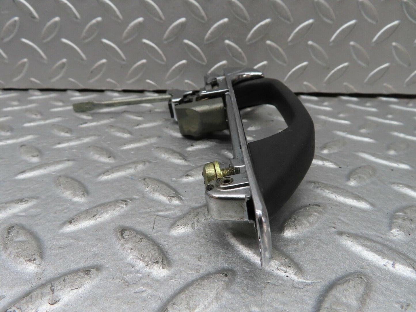 19150 Mercedes-Benz W123 300D Front Exterior Door Handle 1237600159