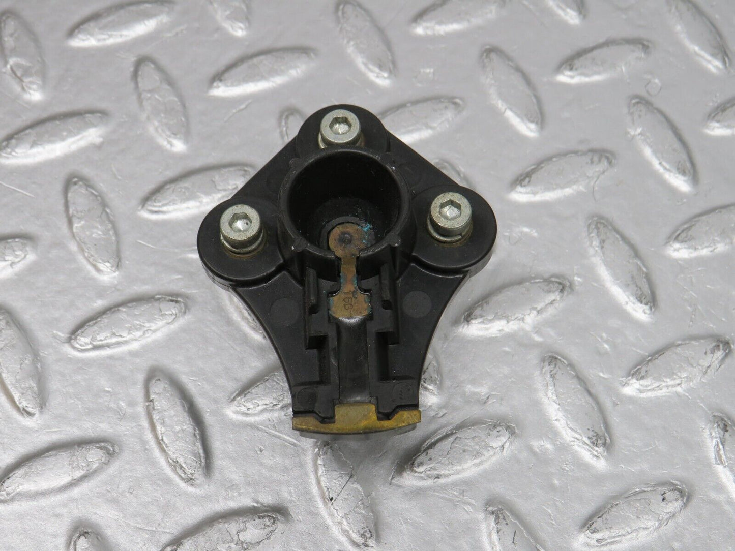 38900 Mercedes-Benz W201 190E Ignition Distributor Bosch 1031580585 1235522384