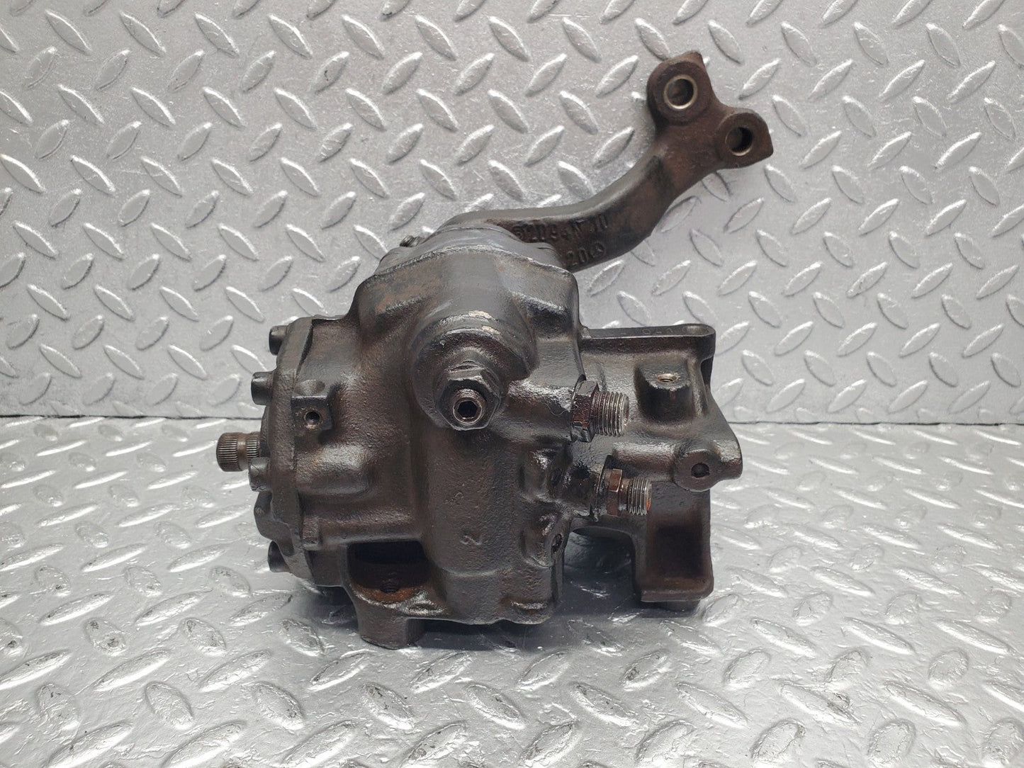 W124 Wagon steering box steering rack used OEM