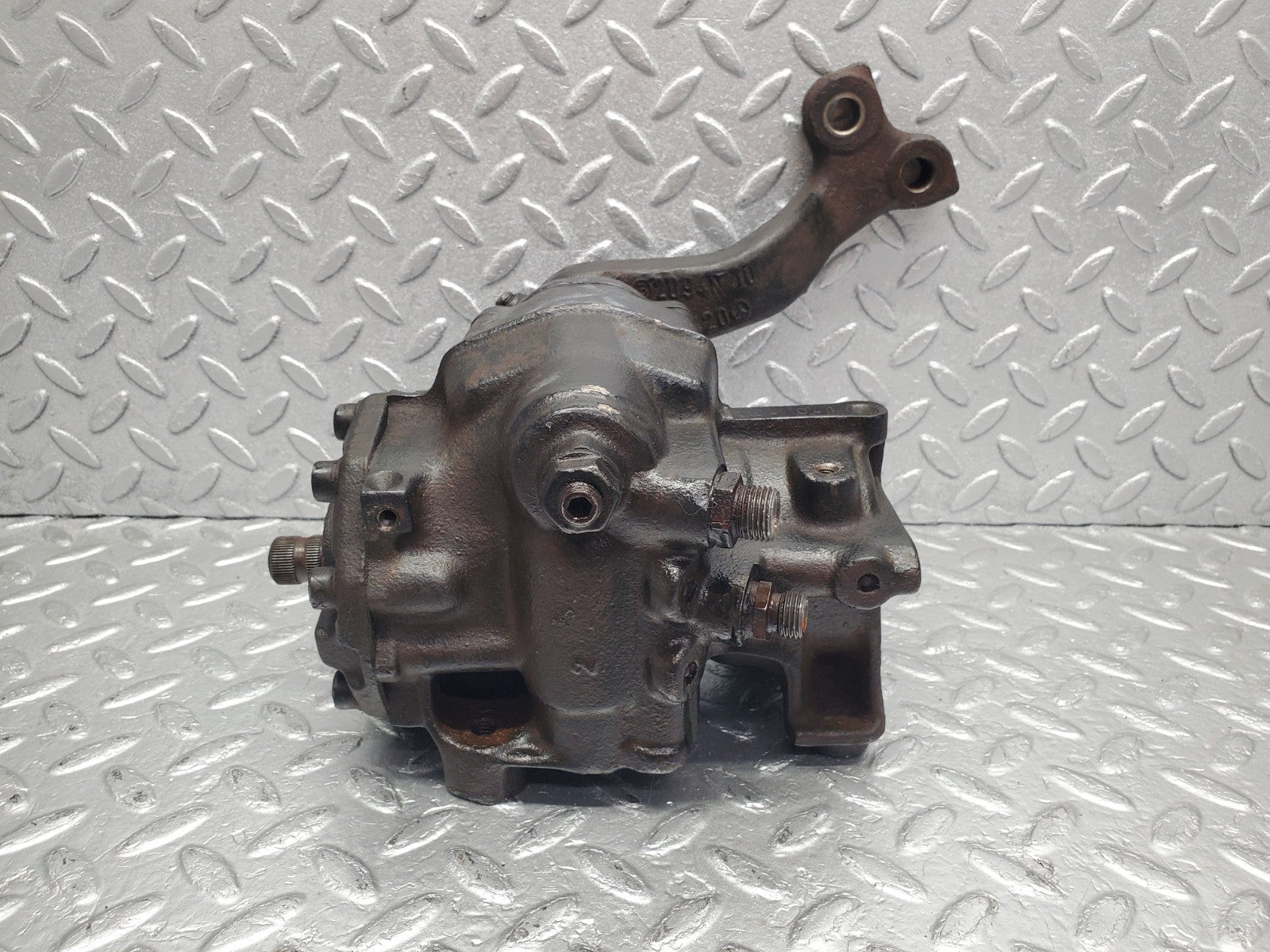 W124 Wagon steering box steering rack used OEM