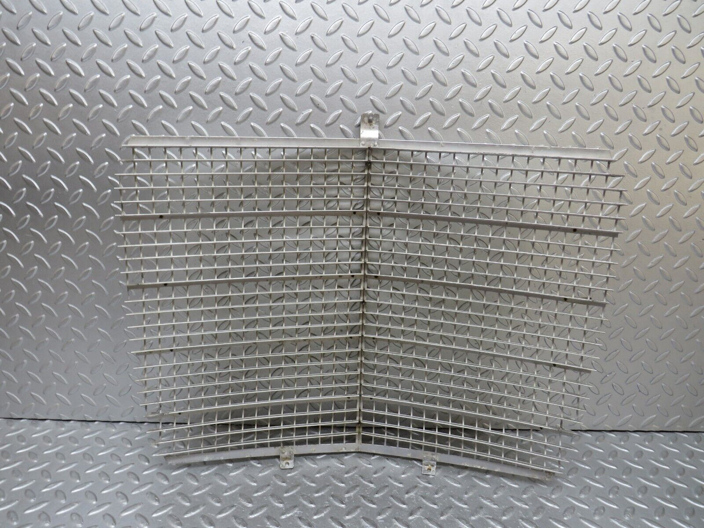 37583 Mercedes-Benz W109 300SEL Bonnet Grill