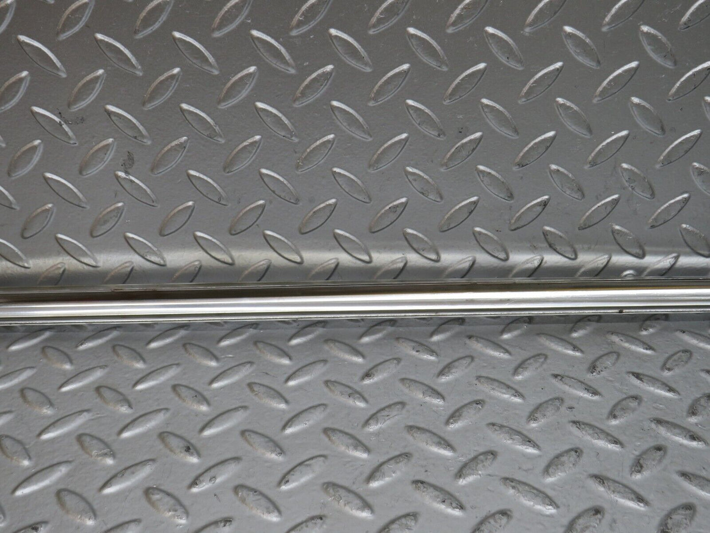 28231 Mercedes-Benz S123 240D Wagon Rear Right Window Chrome Moulding Trim