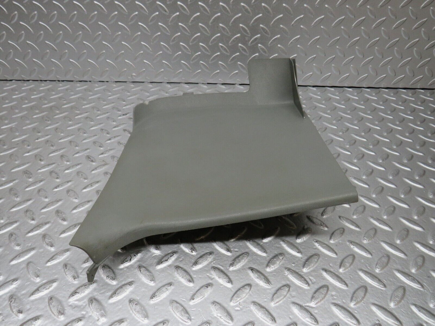 31301 Mercedes-Benz S124 220TE Kick Panel Right Side Grey 1246800306
