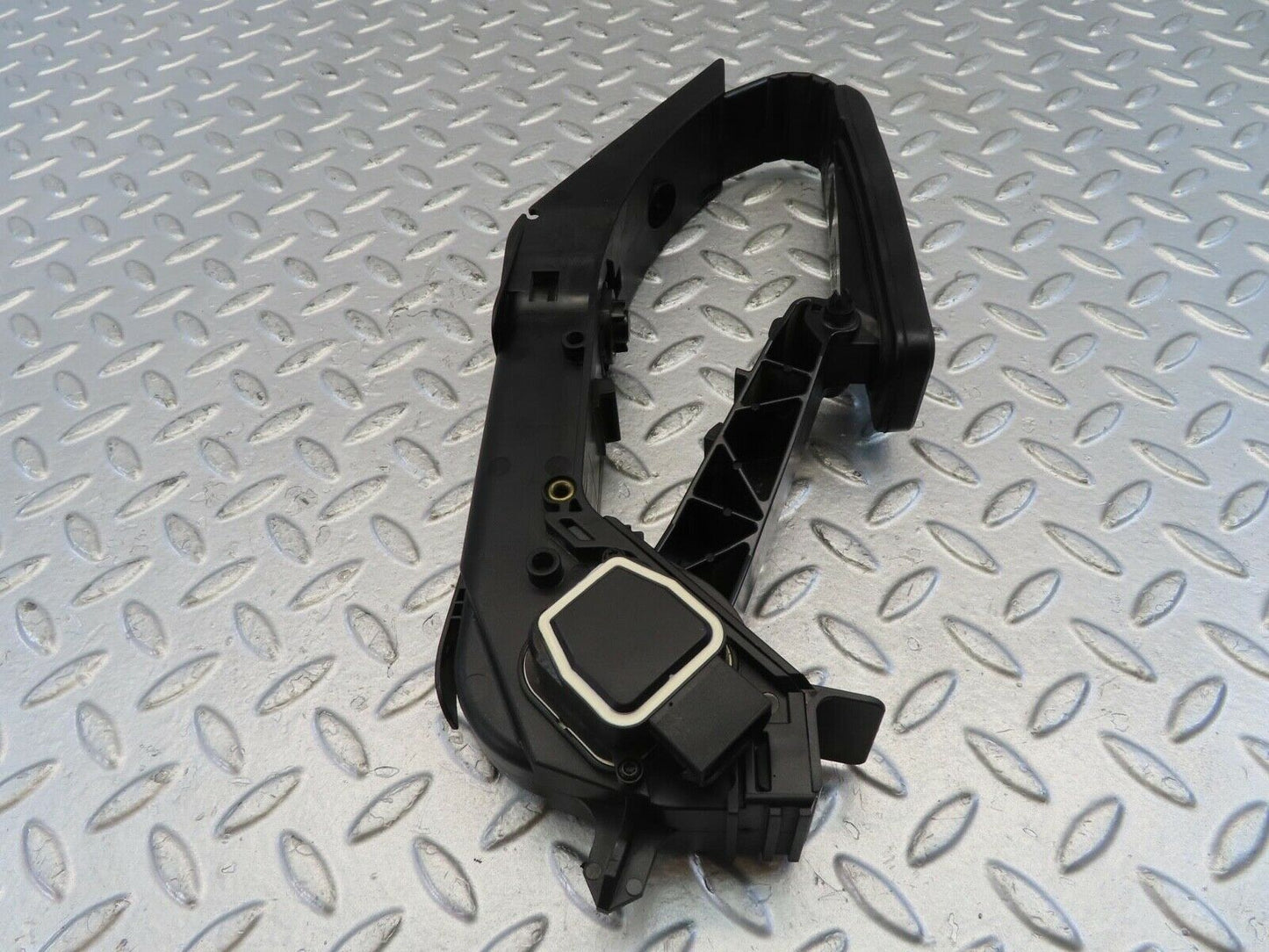 11100 Mercedes-Benz W221 S320 Throttle Accelerator Pedal 2203000104