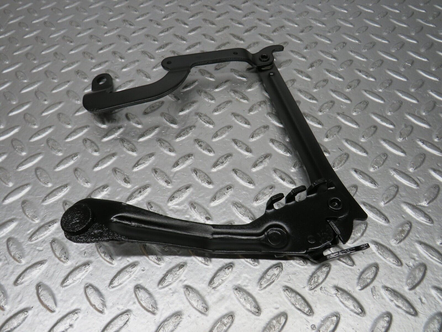 32124 Mercedes-Benz W123 230E Bonnet Hinge Right Side