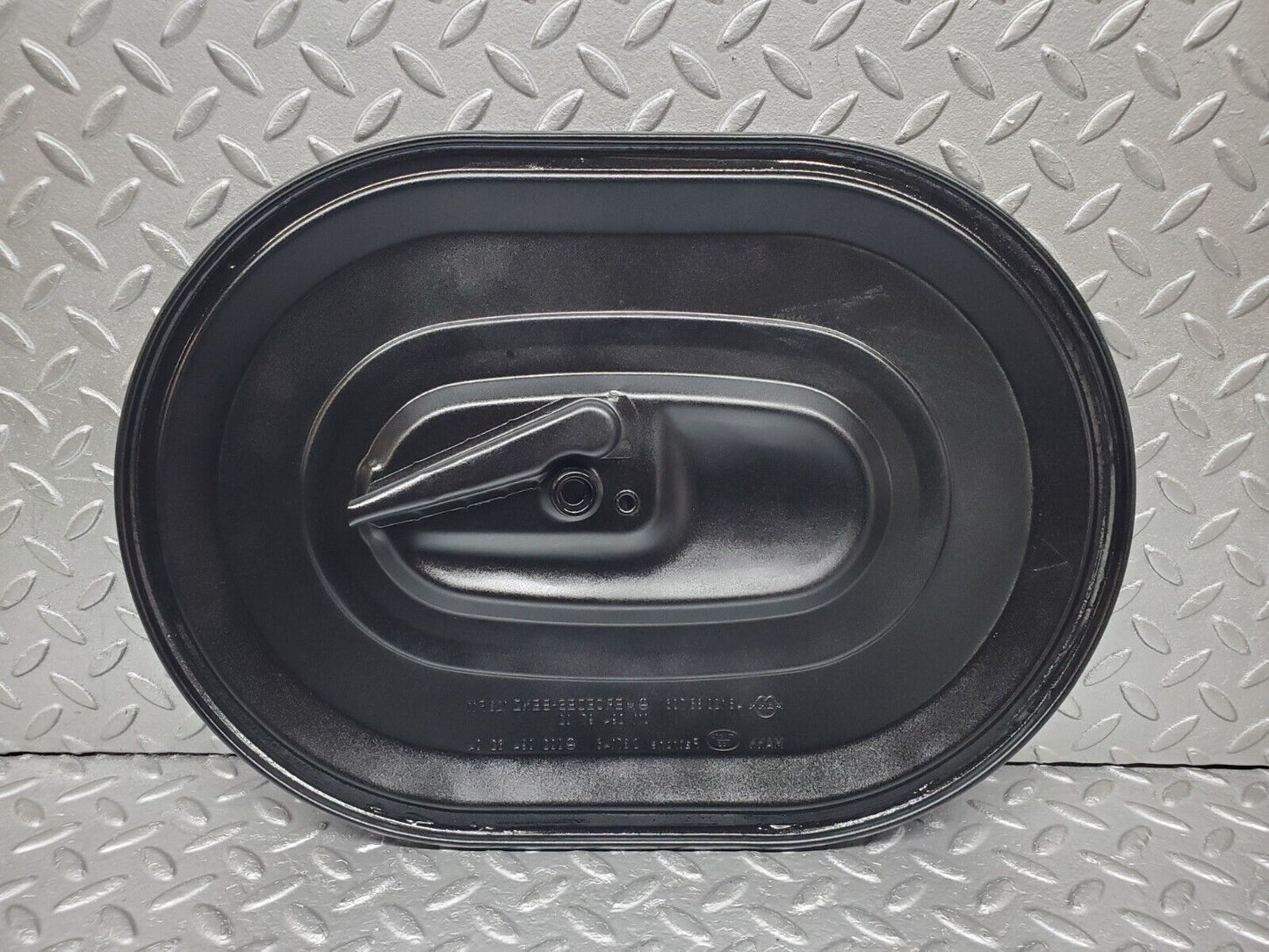 44470 Mercedes-Benz W123 280E Air Filter Box Housing 0110949702