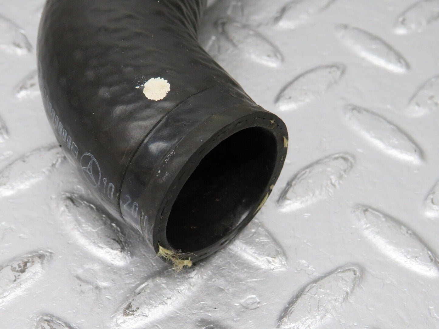 39620 Mercedes-Benz R129 320SL Coupe Radiator Hose Pipe 1042030482