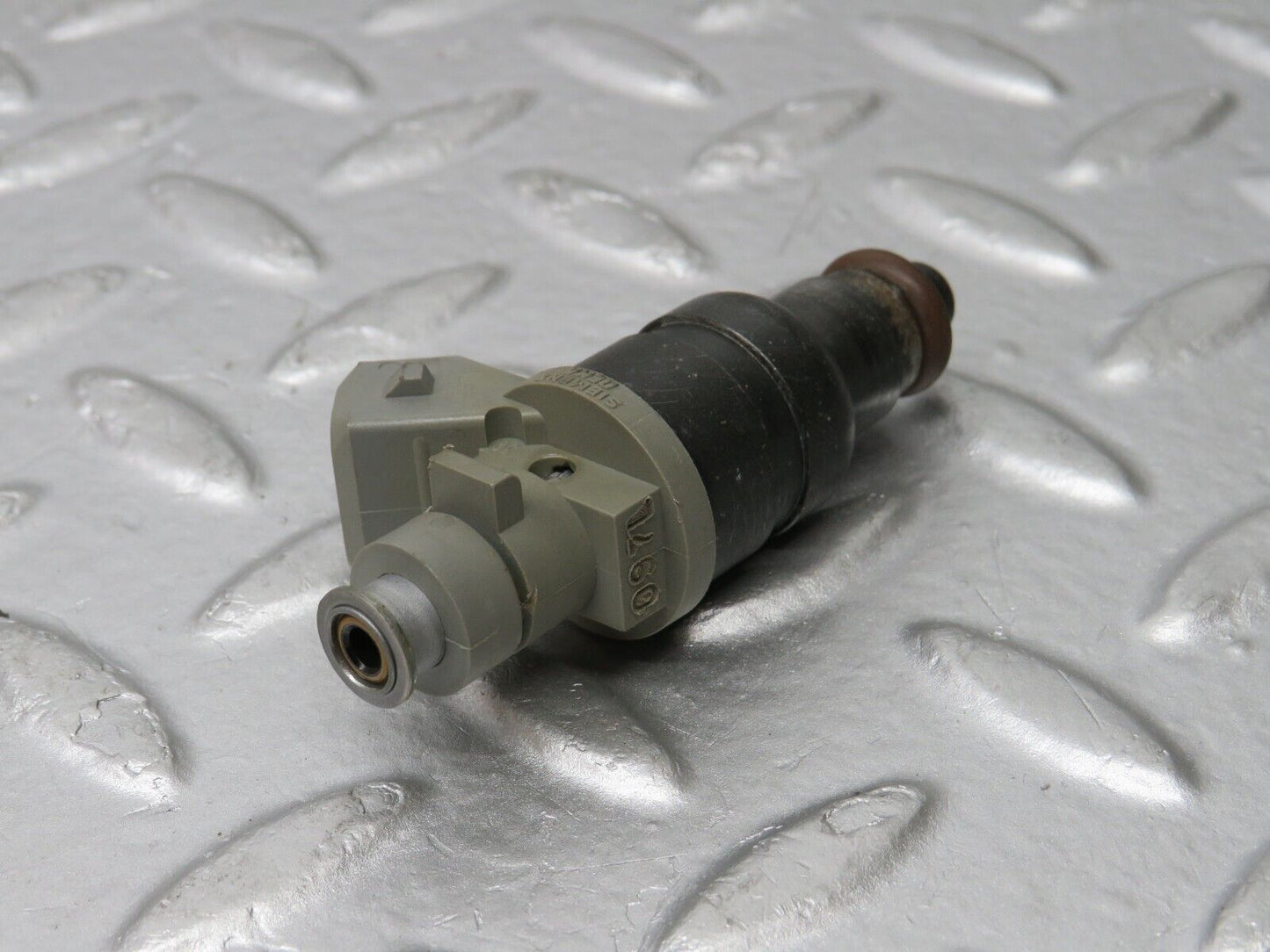 33486 Mercedes-Benz W202 C180 Fuel Injector Siemens 0000787423