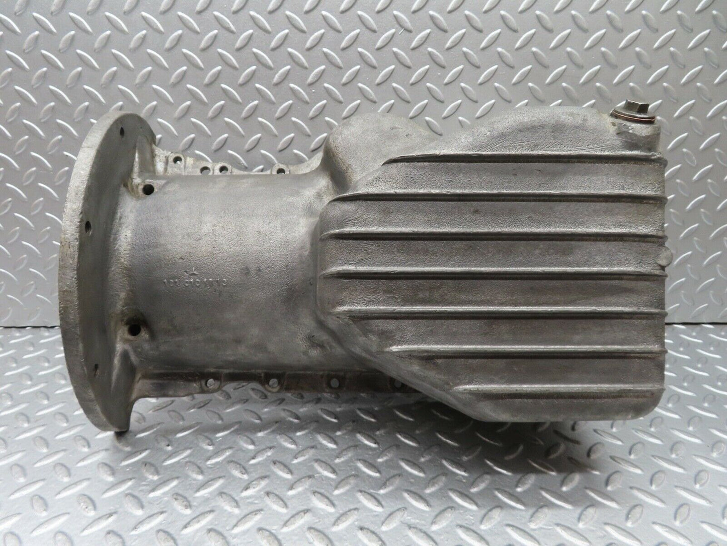 18551 Mercedes-Benz W136 170V Oil Pan Oil Sump 1810101813