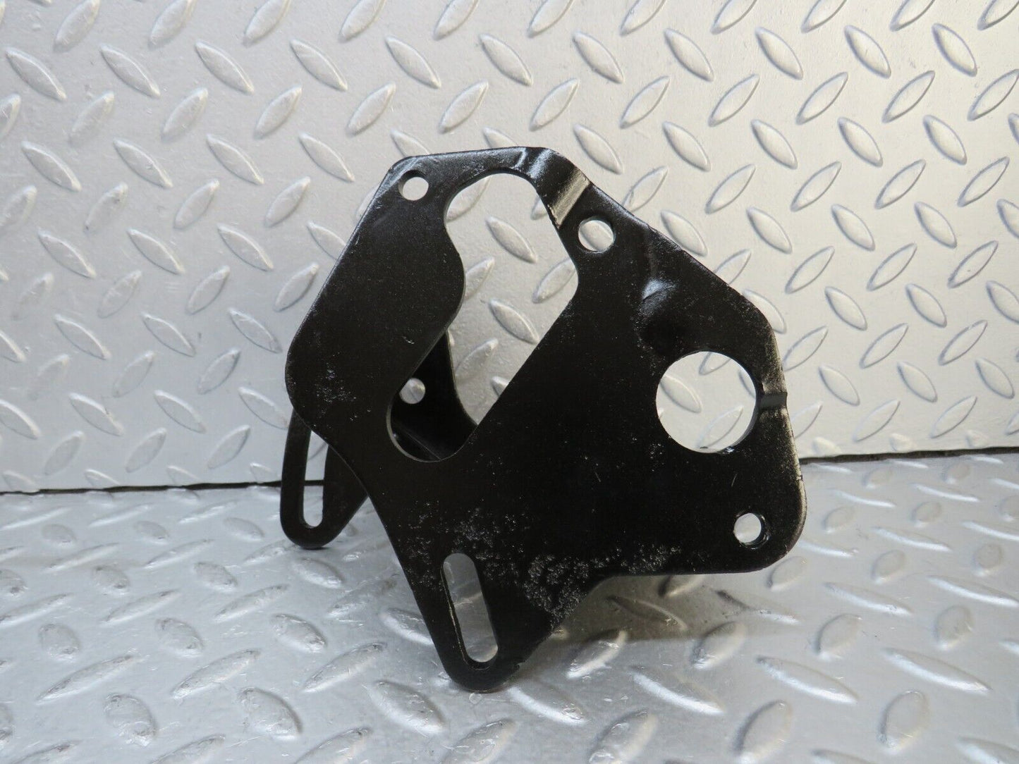 37657 Mercedes-Benz W109 300SEL Power Steering Pump Bracket