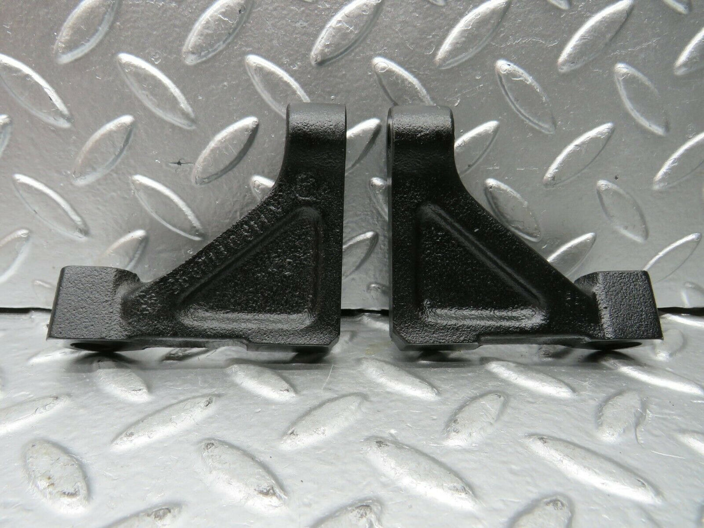 22902 Mercedes-Benz C107 450SL Engine Mount Bracket Pair 1160110895 1160110995