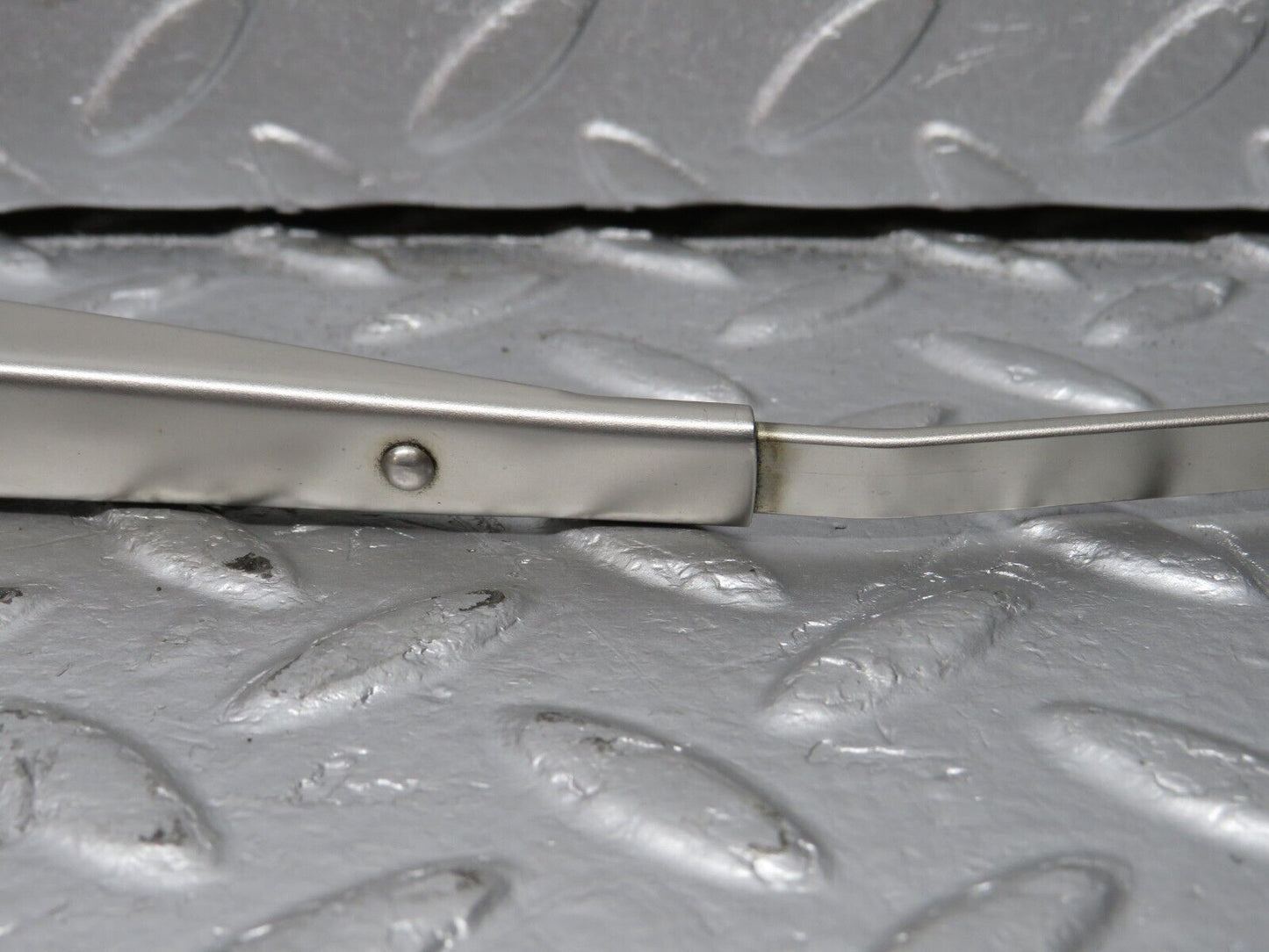 39981 Mercedes-Benz R107 350SL Windscreen Wiper Arm Right Side