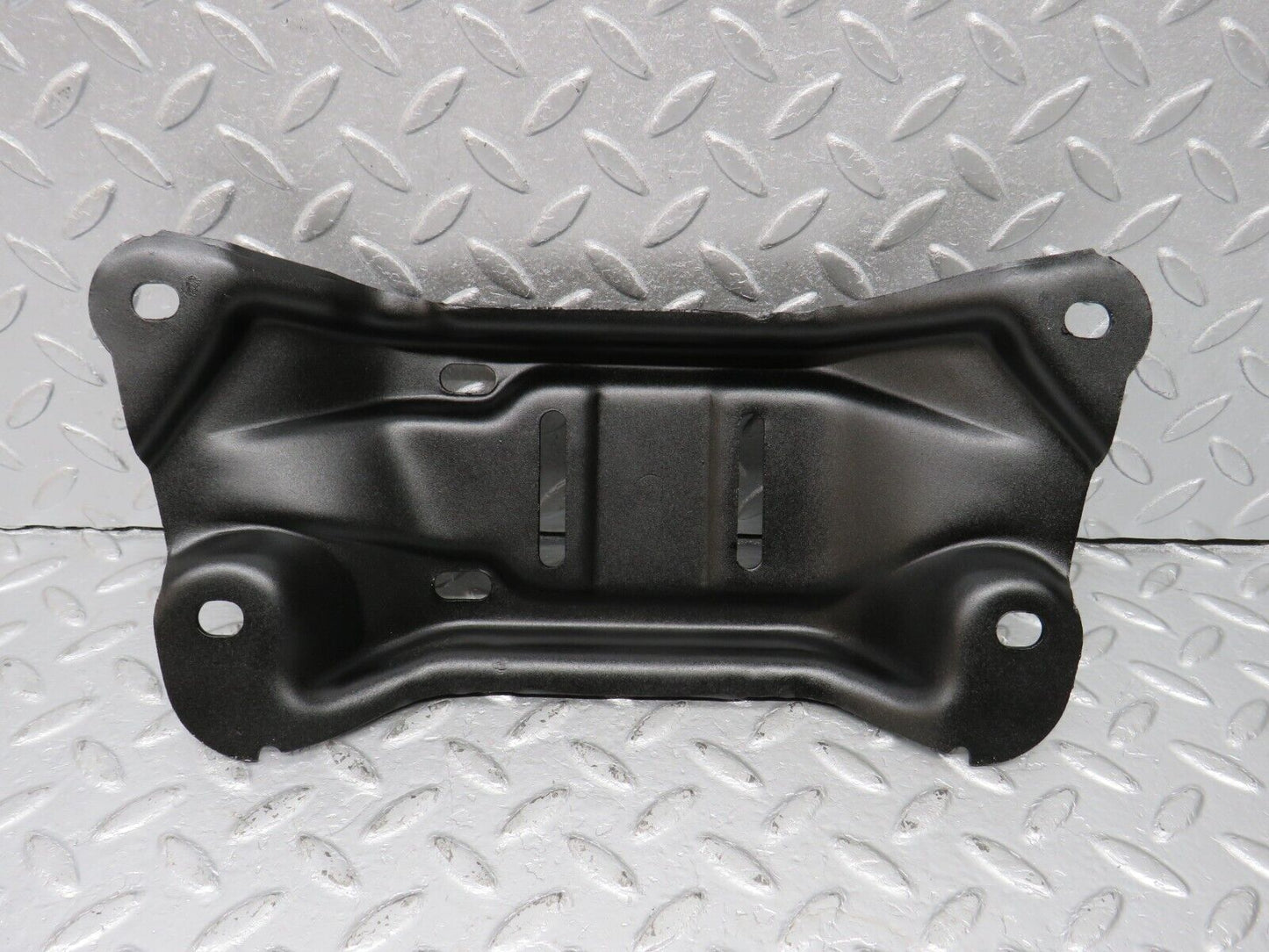 40542 Mercedes-Benz W123 300D Gearbox Mount Bracket