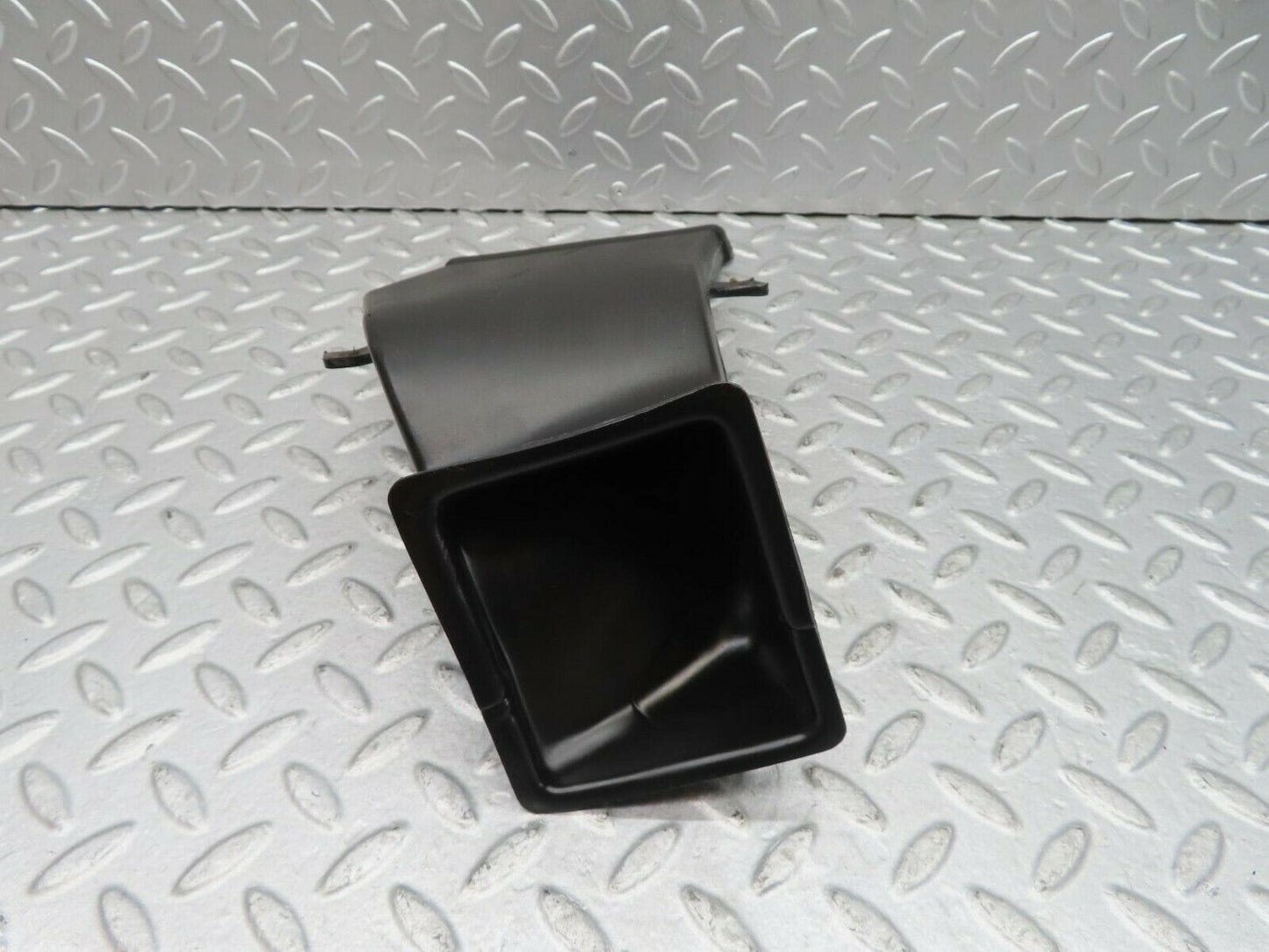 16592 Mercedes-Benz C107 380SLC Floor Ventilation Duct Right 1078310246