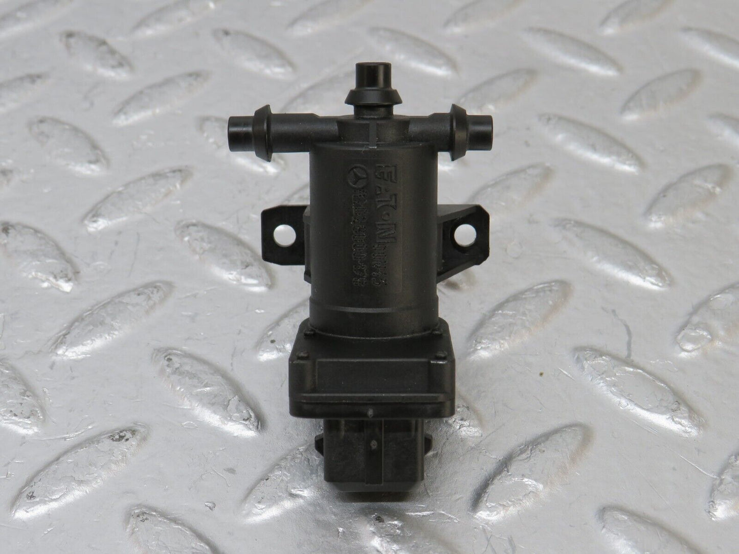 34888 Mercedes-Benz W210 320E Heater Control Vacuum Valve 2028000178