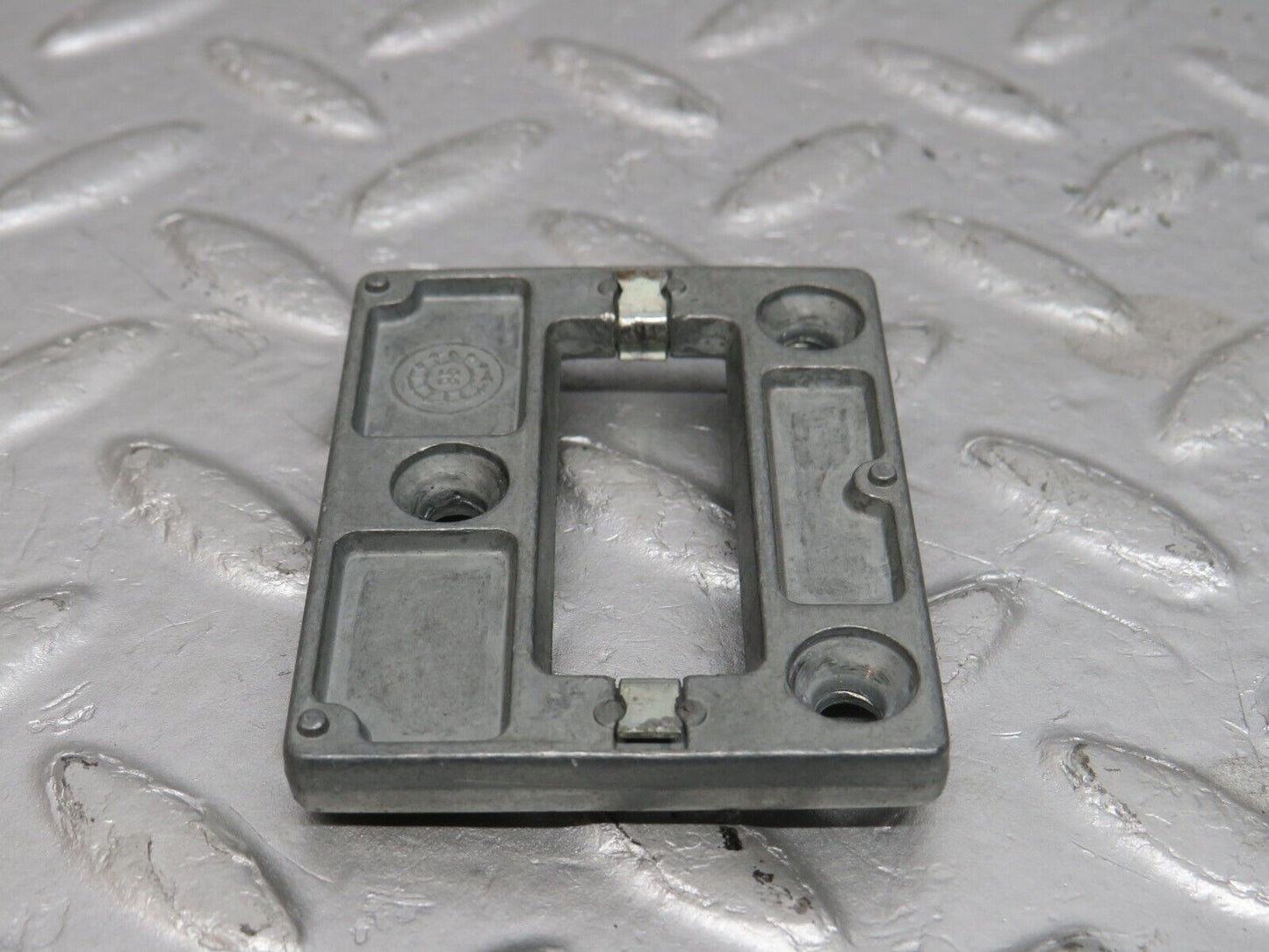 39644 Mercedes-Benz R129 320SL Coupe Rear View Mirror Bracket 1298110111 1298100011