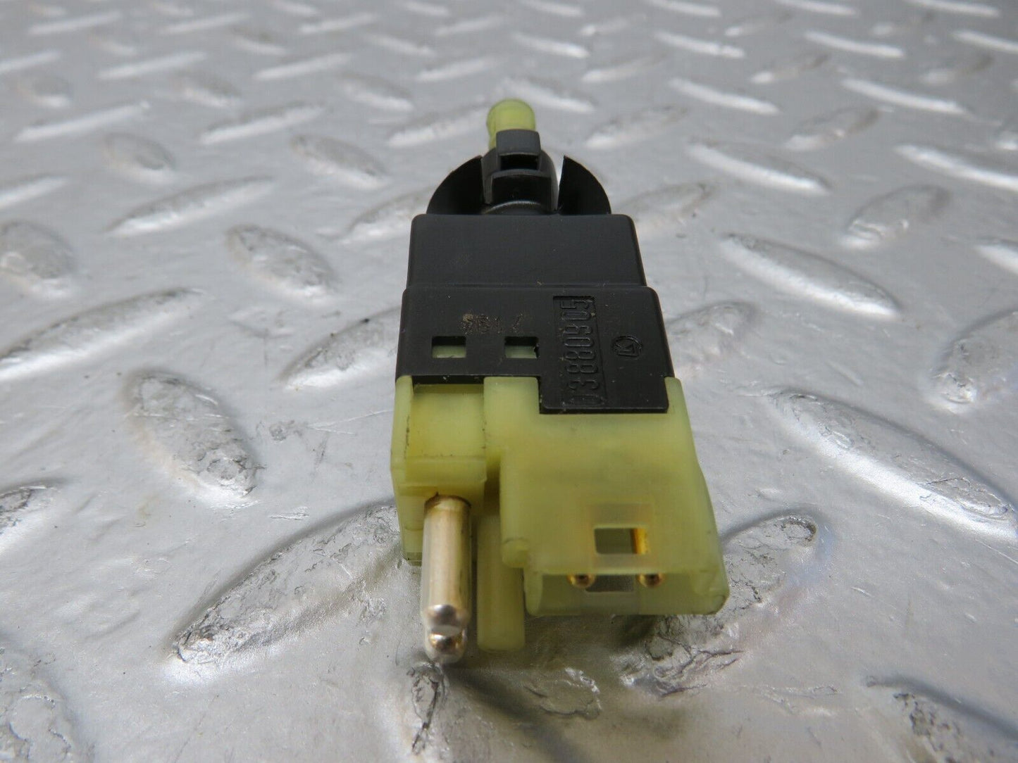 25682 Mercedes-Benz W124 280E Brake Light Switch 0005459909