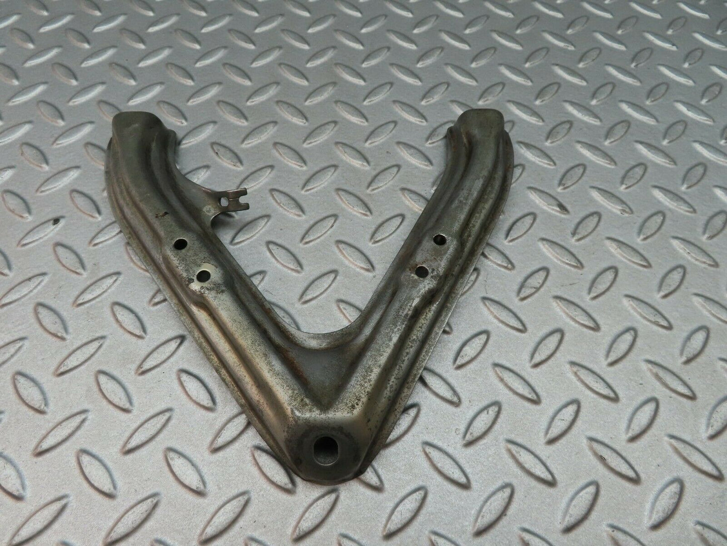 5637 Mercedes-Benz W124 230E Air Intake Manifold Bracket