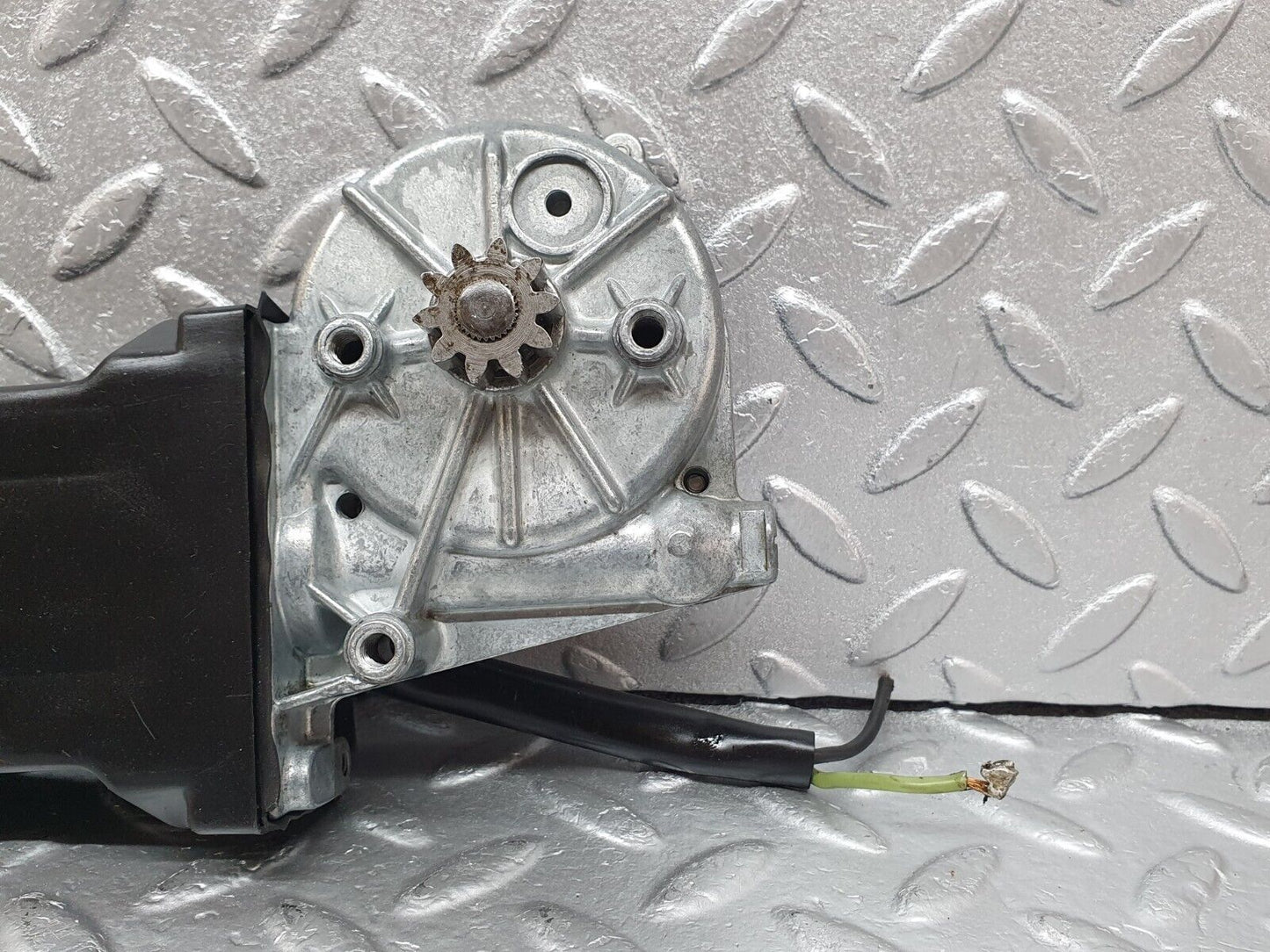 44146 Mercedes-Benz C123 230CE Coupe Front Right Window Regulator Motor 0130820057